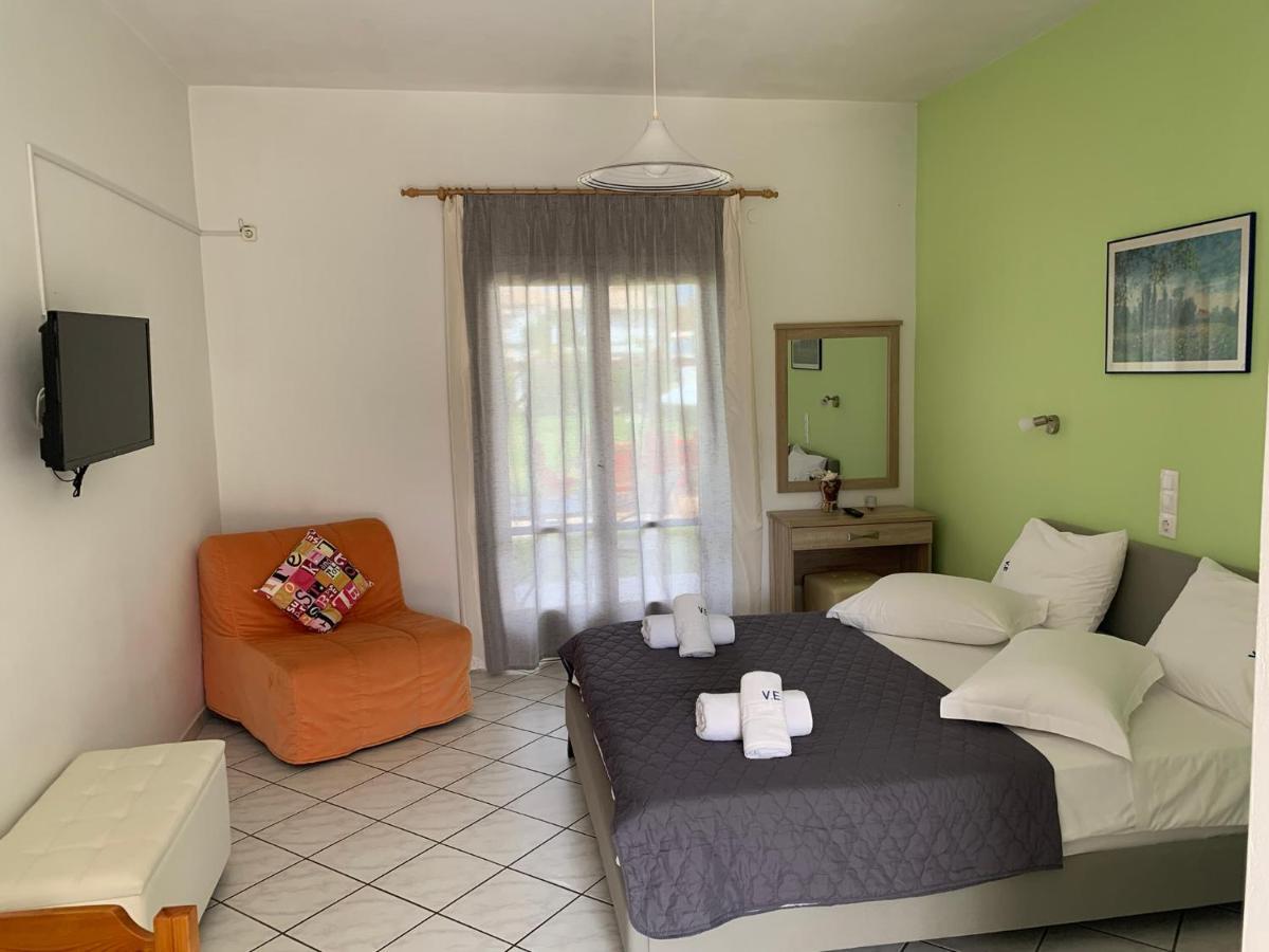 Eleftheria Studios And Apartments Akharavi Extérieur photo