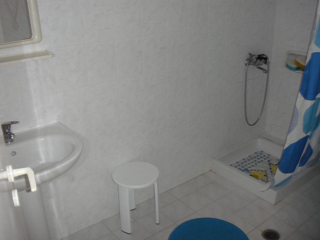 Eleftheria Studios And Apartments Akharavi Chambre photo