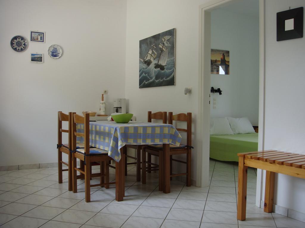 Eleftheria Studios And Apartments Akharavi Chambre photo