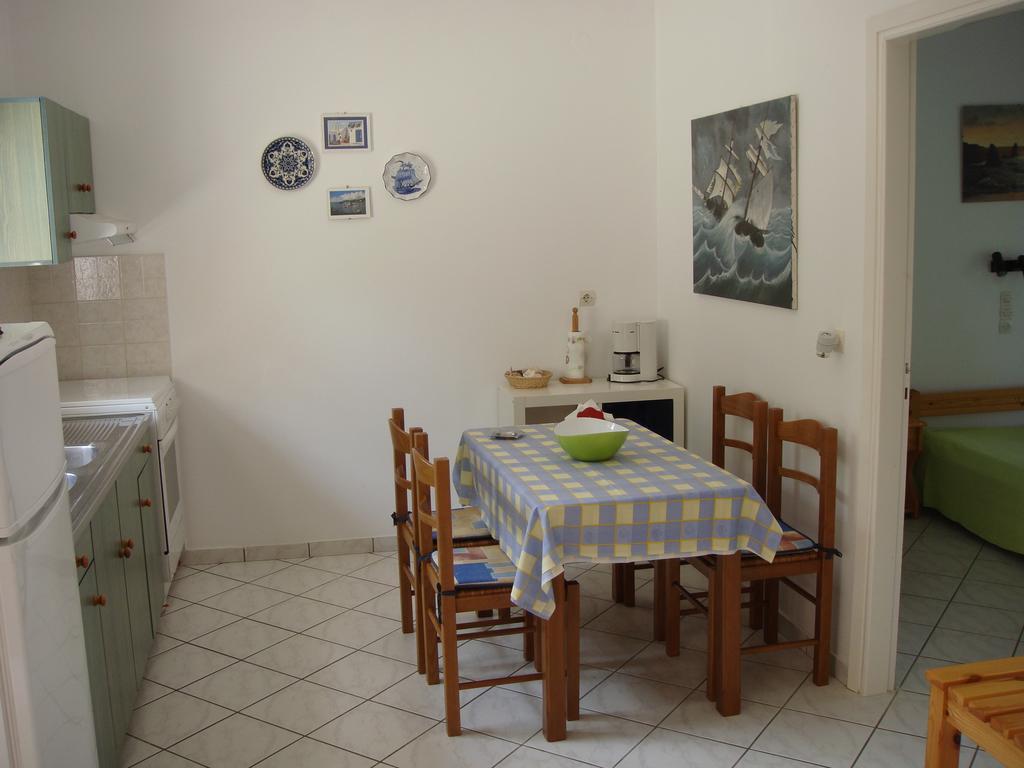 Eleftheria Studios And Apartments Akharavi Chambre photo